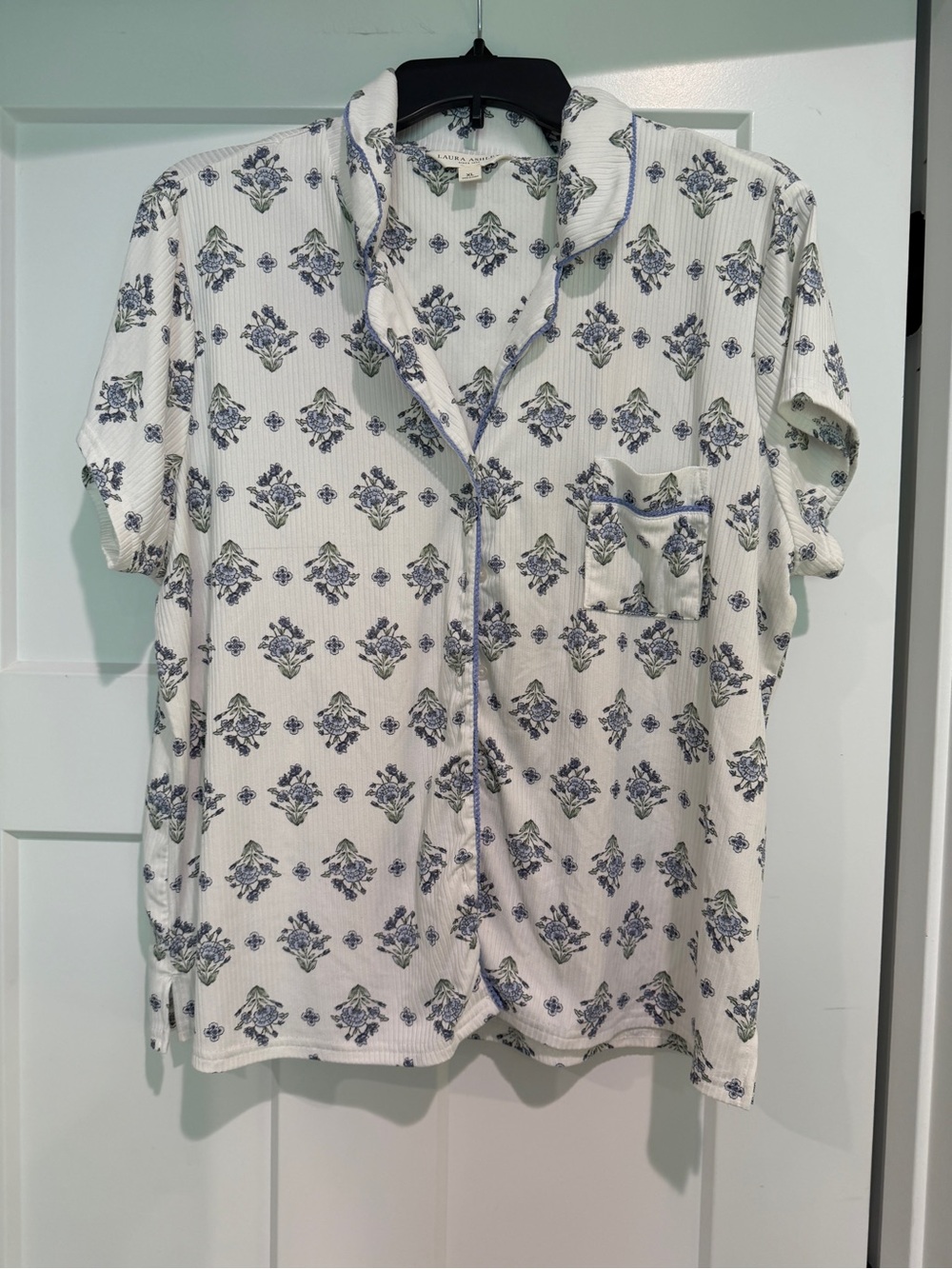 LAURA ASHLEY White Sleep Shirt with Blue Floral Print-Size XL